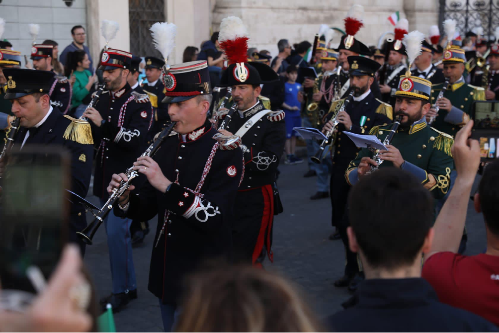 banda militare che suona in occasione del settantacinquesimo anniversario del senato della repubblica italiana